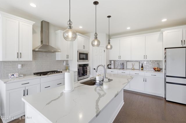 11527 Angel Falls Dr, Prospect, KY 40059