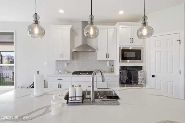 11527 Angel Falls Dr, Prospect, KY 40059