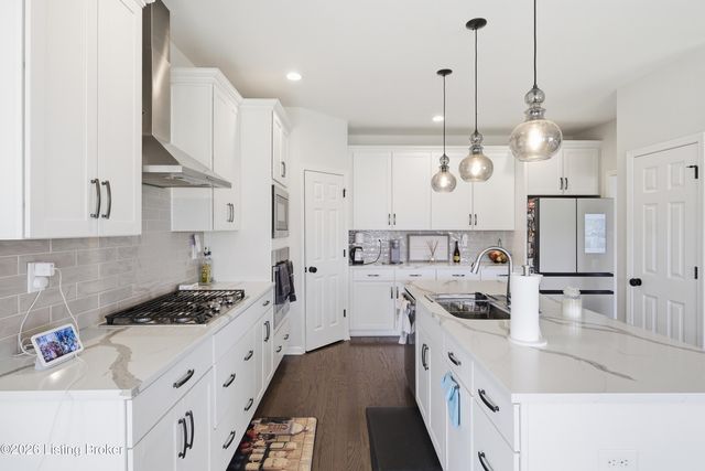 11527 Angel Falls Dr, Prospect, KY 40059