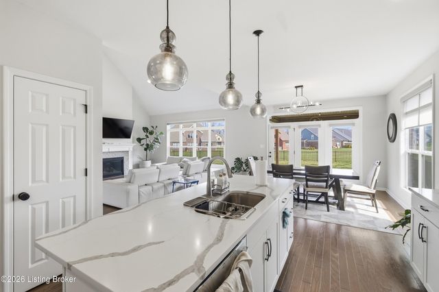 11527 Angel Falls Dr, Prospect, KY 40059