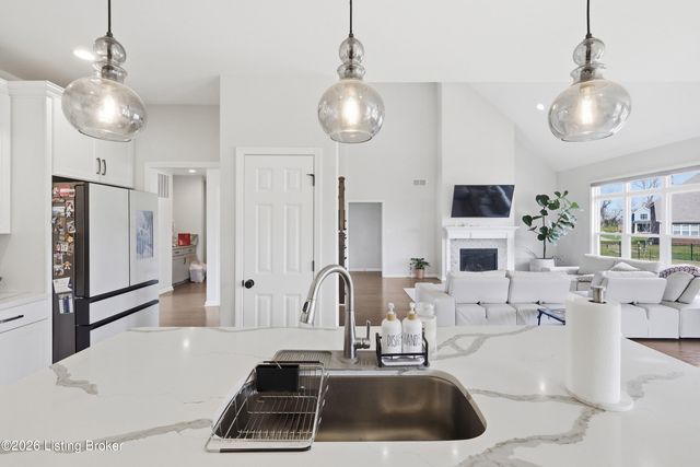 11527 Angel Falls Dr, Prospect, KY 40059