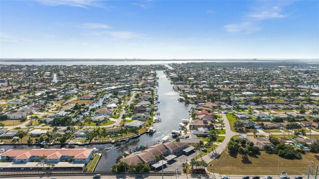 4803 SW SANTA BARBARA COURT 8, Cape Coral, FL 33914
