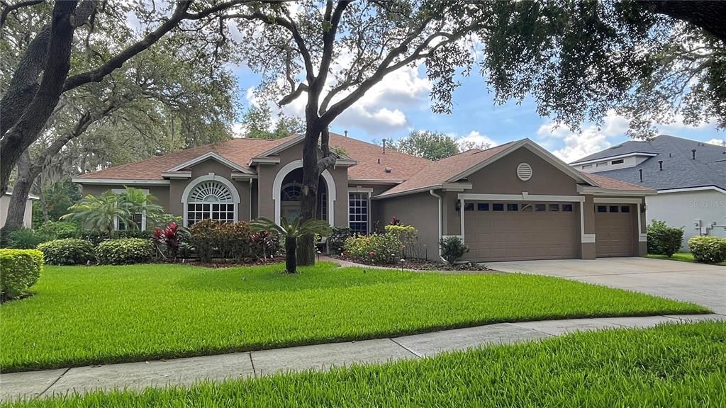 5704 EAGLEMOUNT CIRCLE, Lithia, FL 33547