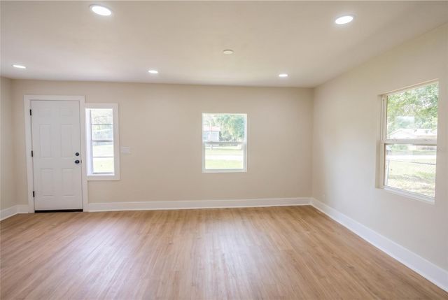 520 E JUANITA ST STREET, Clermont, FL 34711