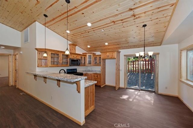 415 Vista, Sugarloaf, CA 92386