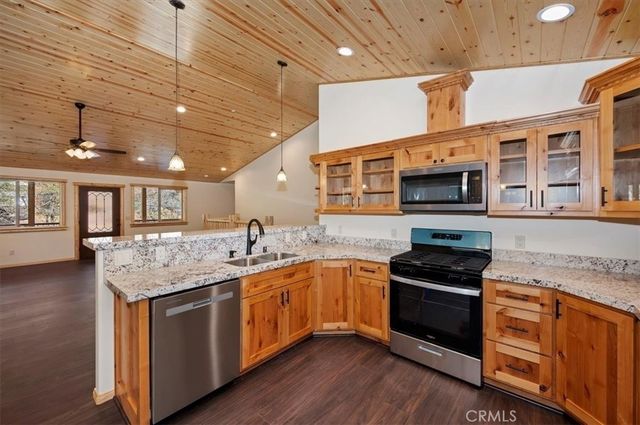 415 Vista, Sugarloaf, CA 92386