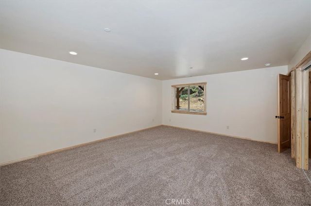 415 Vista, Sugarloaf, CA 92386