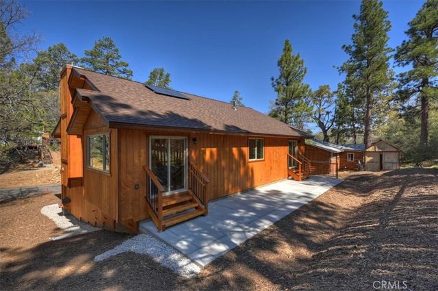 415 Vista, Sugarloaf, CA 92386