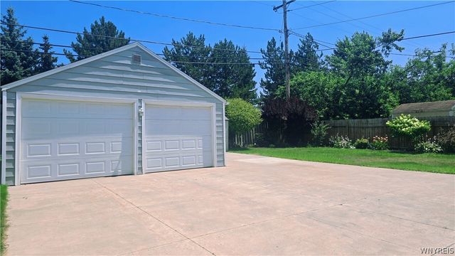 79 Rosemont Drive, Amherst, NY 14226