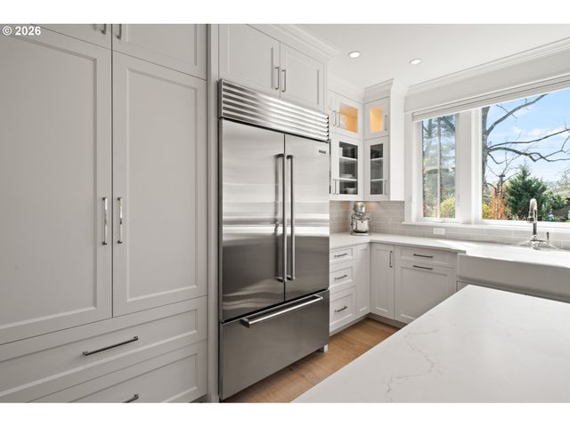 804 4TH St, Lake Oswego, OR 97034