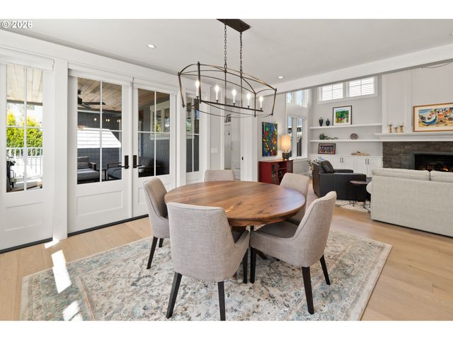 804 4TH St, Lake Oswego, OR 97034