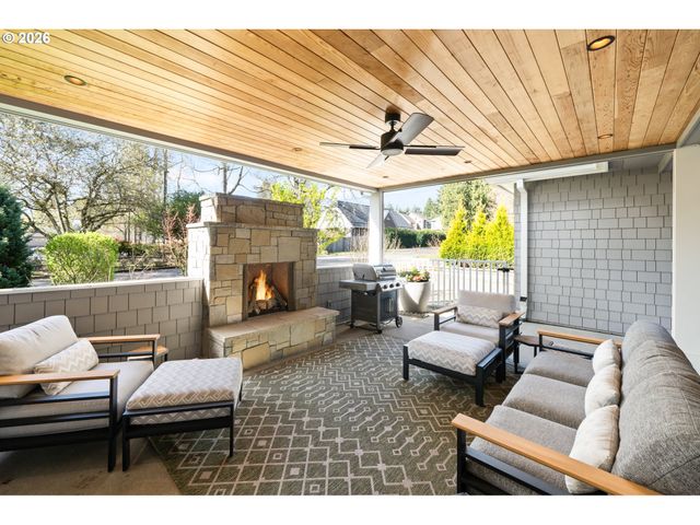 804 4TH St, Lake Oswego, OR 97034