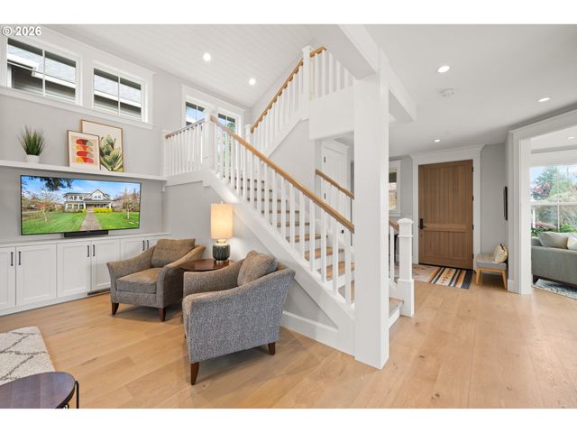 804 4TH St, Lake Oswego, OR 97034