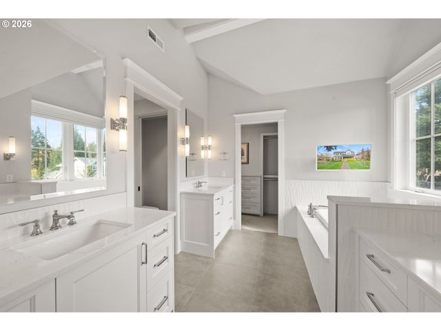 804 4TH St, Lake Oswego, OR 97034