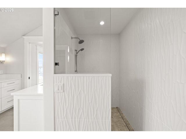 804 4TH St, Lake Oswego, OR 97034