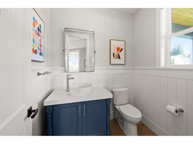 804 4TH St, Lake Oswego, OR 97034