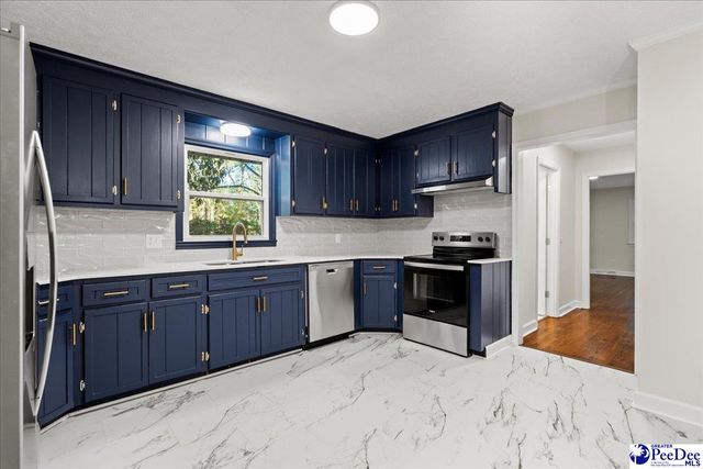 410 Woodland Dr, Marion, SC 29571