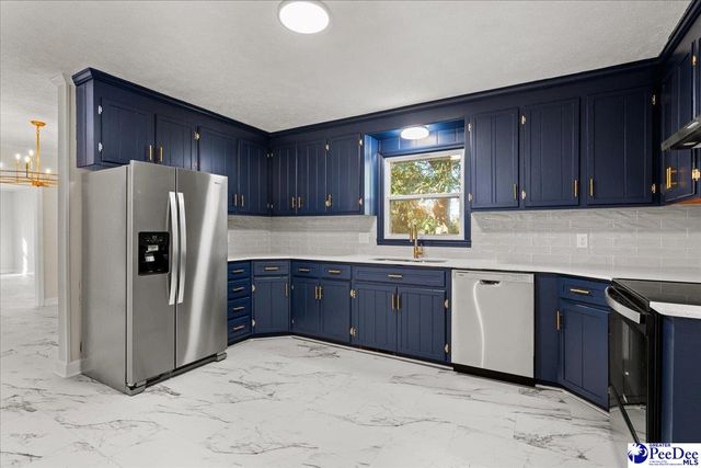 410 Woodland Dr, Marion, SC 29571