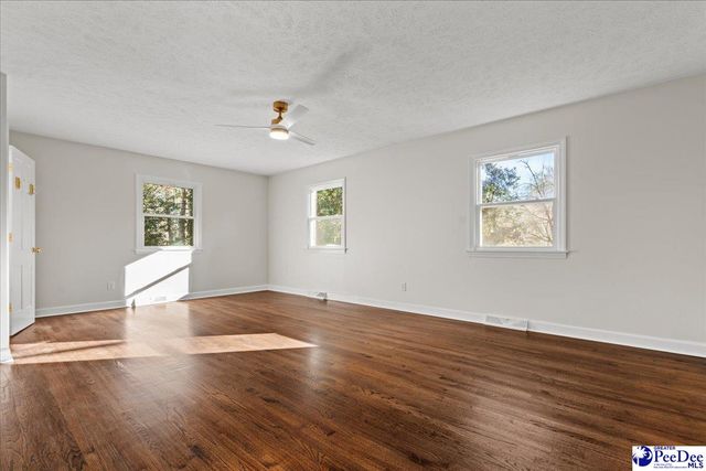 410 Woodland Dr, Marion, SC 29571