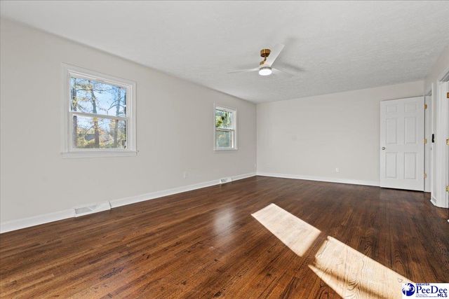 410 Woodland Dr, Marion, SC 29571