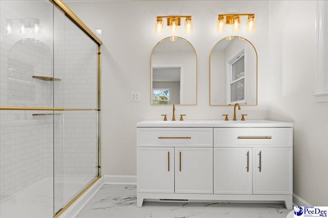 410 Woodland Dr, Marion, SC 29571