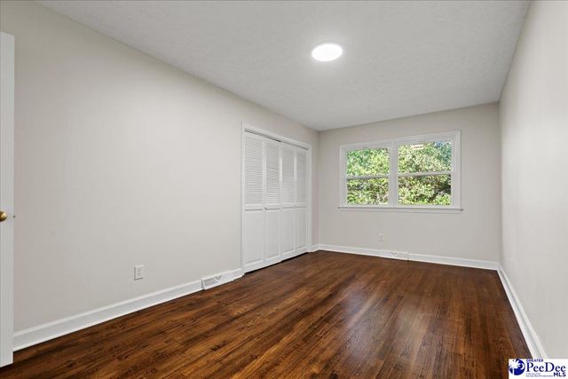 410 Woodland Dr, Marion, SC 29571