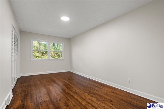 410 Woodland Dr, Marion, SC 29571