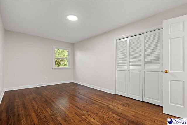 410 Woodland Dr, Marion, SC 29571