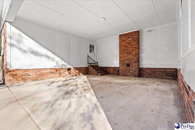 410 Woodland Dr, Marion, SC 29571