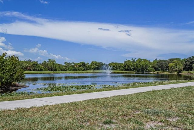 7007 SE Twin Oaks Circle, Stuart, FL 34997