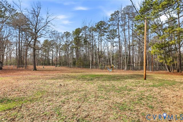 8926 Dabney Dr, Dinwiddie, VA 23885