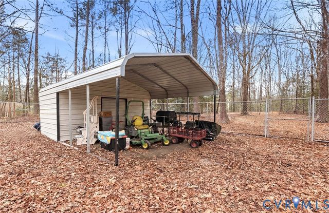 8926 Dabney Dr, Dinwiddie, VA 23885