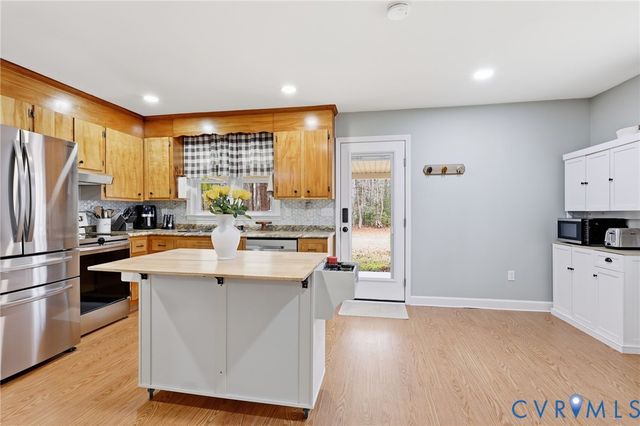 8926 Dabney Dr, Dinwiddie, VA 23885