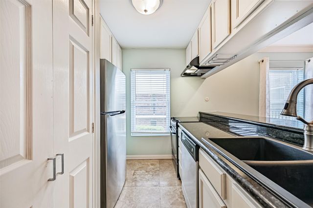 402 Post Office 201, Galveston, TX 77550