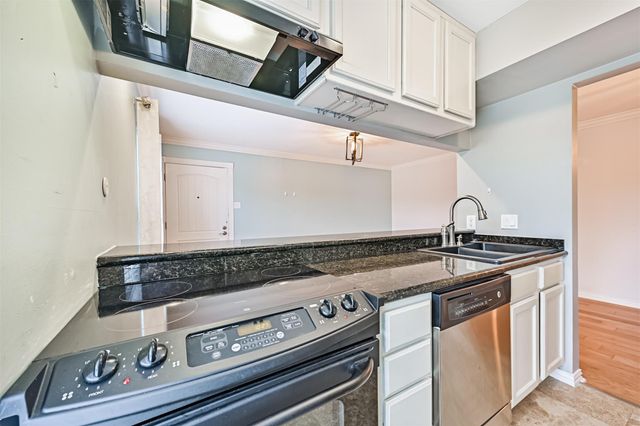 402 Post Office 201, Galveston, TX 77550