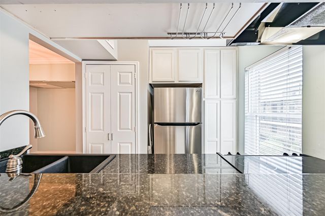 402 Post Office 201, Galveston, TX 77550