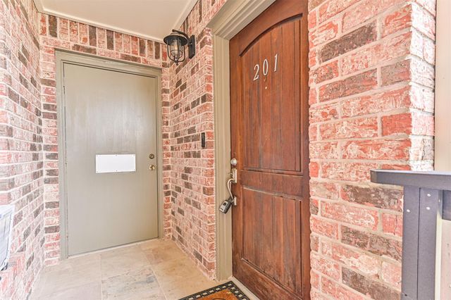 402 Post Office 201, Galveston, TX 77550