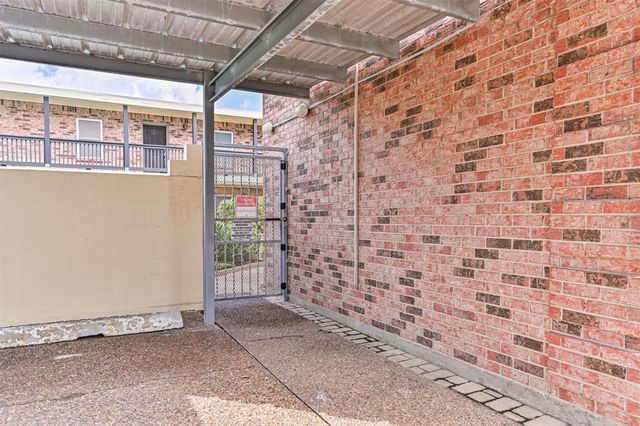 402 Post Office 201, Galveston, TX 77550