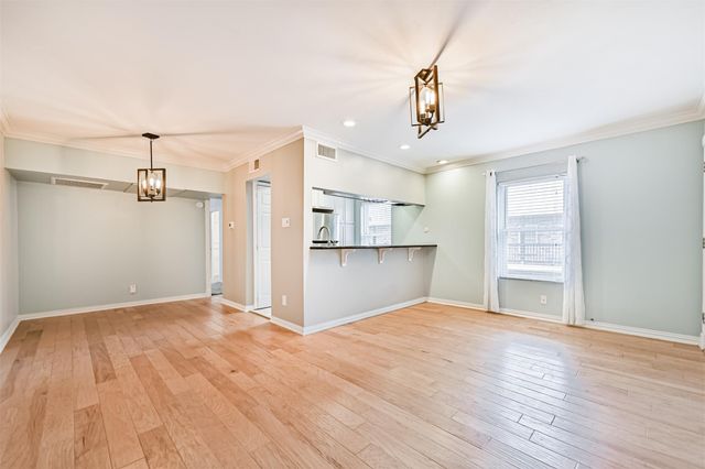 402 Post Office 201, Galveston, TX 77550