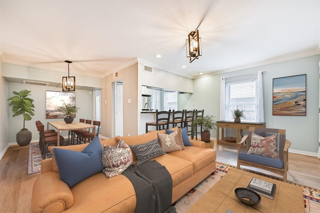 402 Post Office 201, Galveston, TX 77550