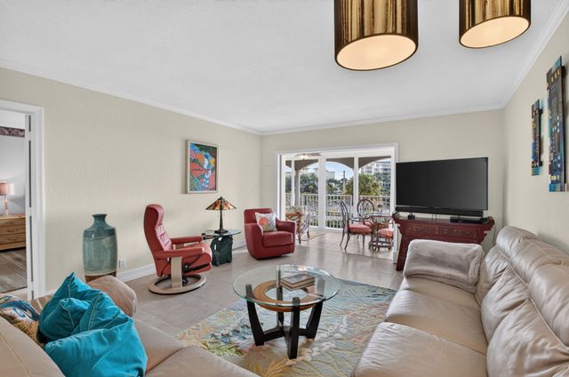 1040 BANYAN Road 4060, Boca Raton, FL 33432