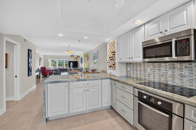 1040 BANYAN Road 4060, Boca Raton, FL 33432