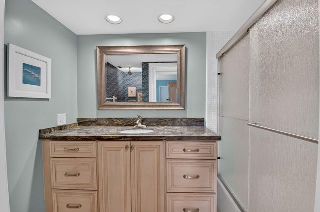 1040 BANYAN Road 4060, Boca Raton, FL 33432