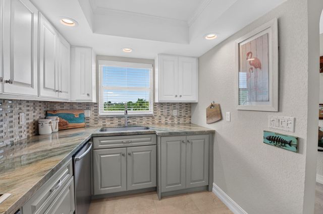 1040 BANYAN Road 4060, Boca Raton, FL 33432