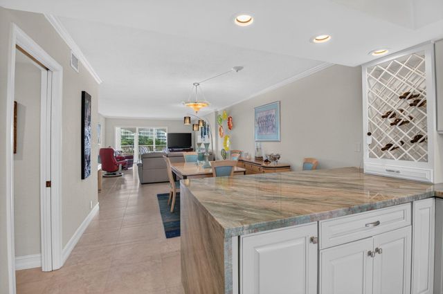 1040 BANYAN Road 4060, Boca Raton, FL 33432