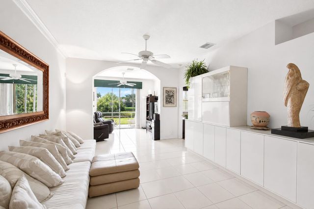 10773 Royal Caribbean Circle, Boynton Beach, FL 33437
