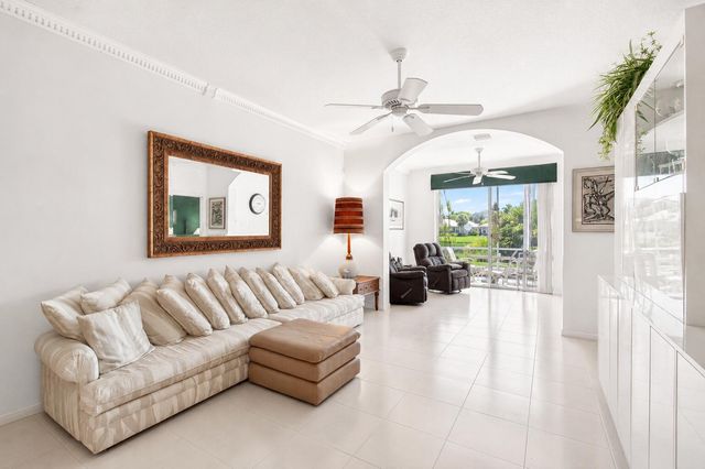10773 Royal Caribbean Circle, Boynton Beach, FL 33437