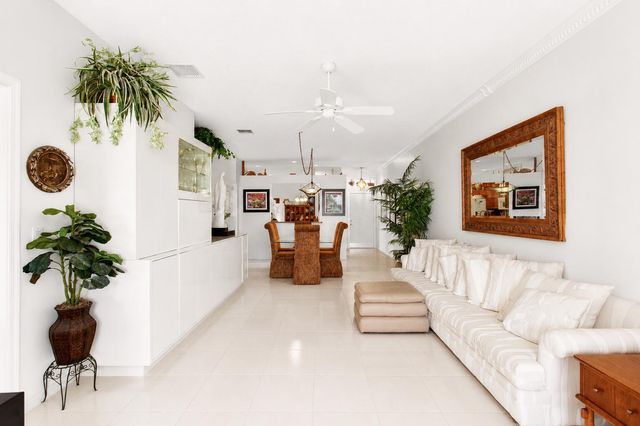 10773 Royal Caribbean Circle, Boynton Beach, FL 33437