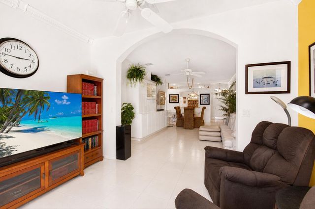 10773 Royal Caribbean Circle, Boynton Beach, FL 33437