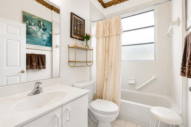 10773 Royal Caribbean Circle, Boynton Beach, FL 33437